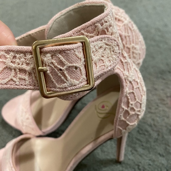 Petria Heels 7.5 - Picture 7 of 11